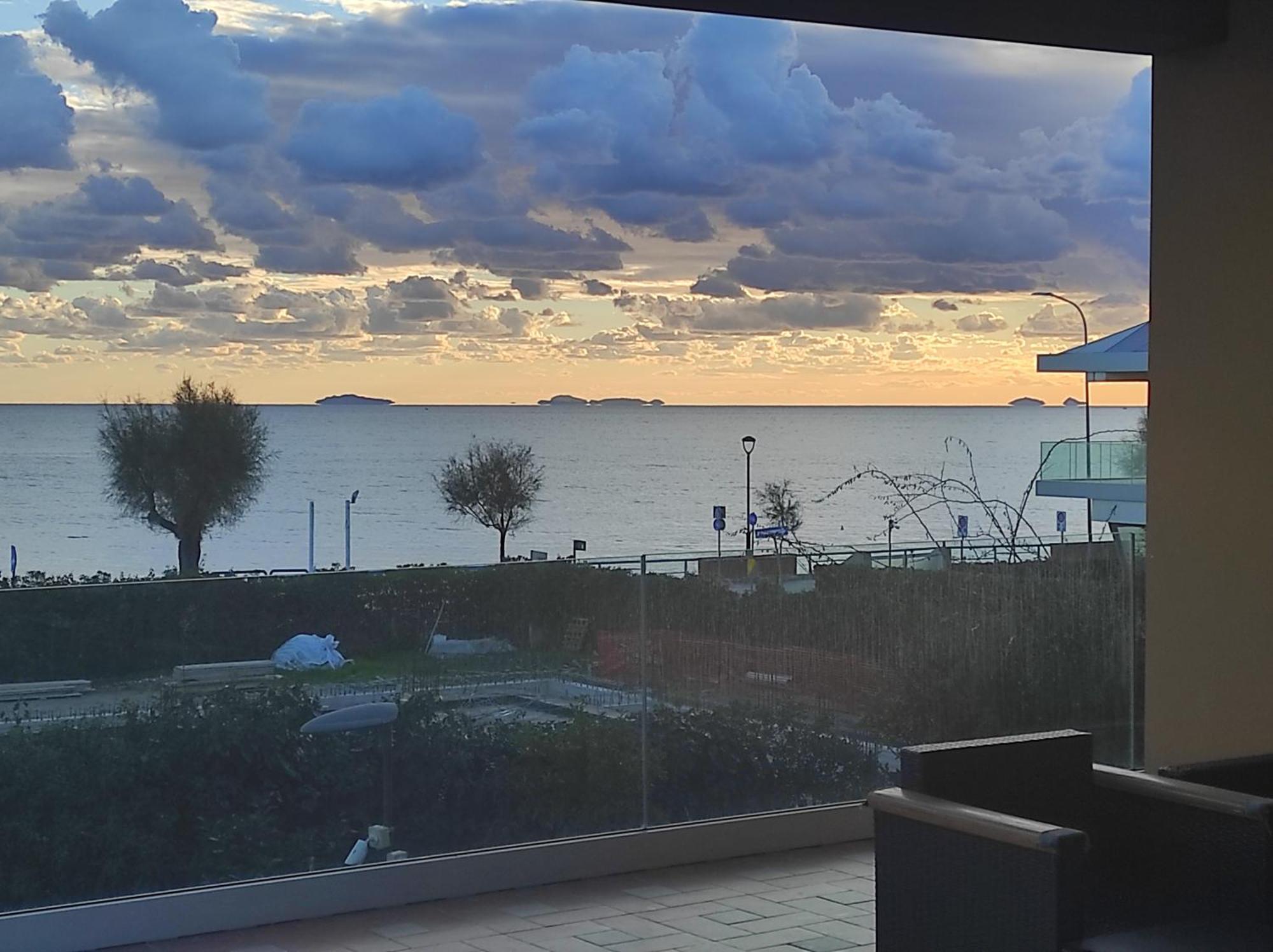 Stella Di Mare Vila Terracina Exterior foto